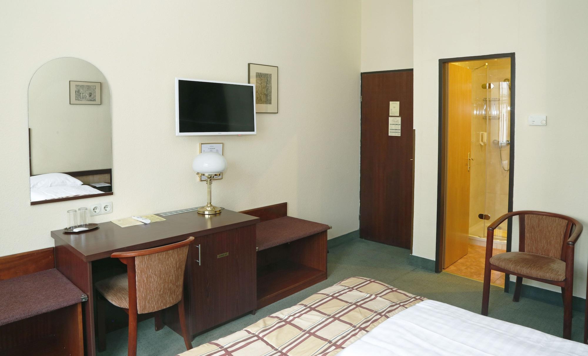 Continental Hotel-Pension Вена Экстерьер фото
