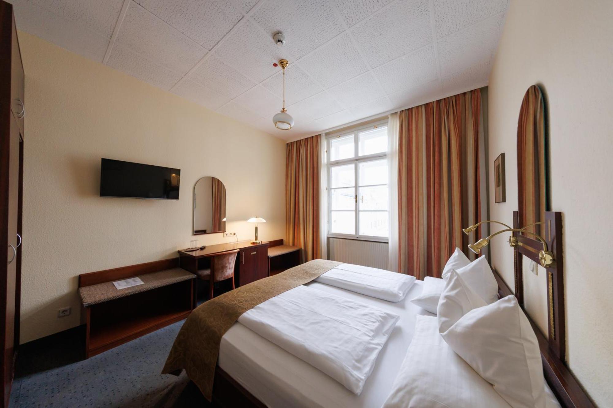 Continental Hotel-Pension Вена Экстерьер фото