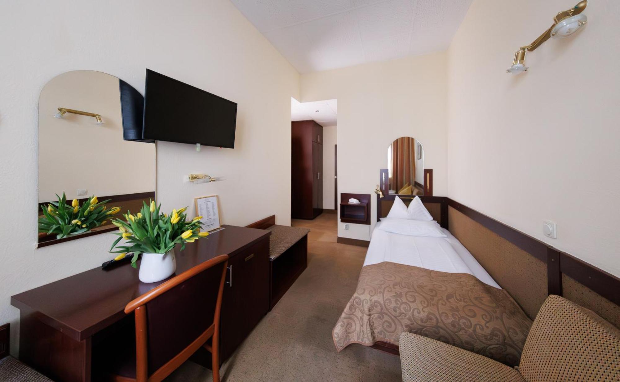 Continental Hotel-Pension Вена Экстерьер фото