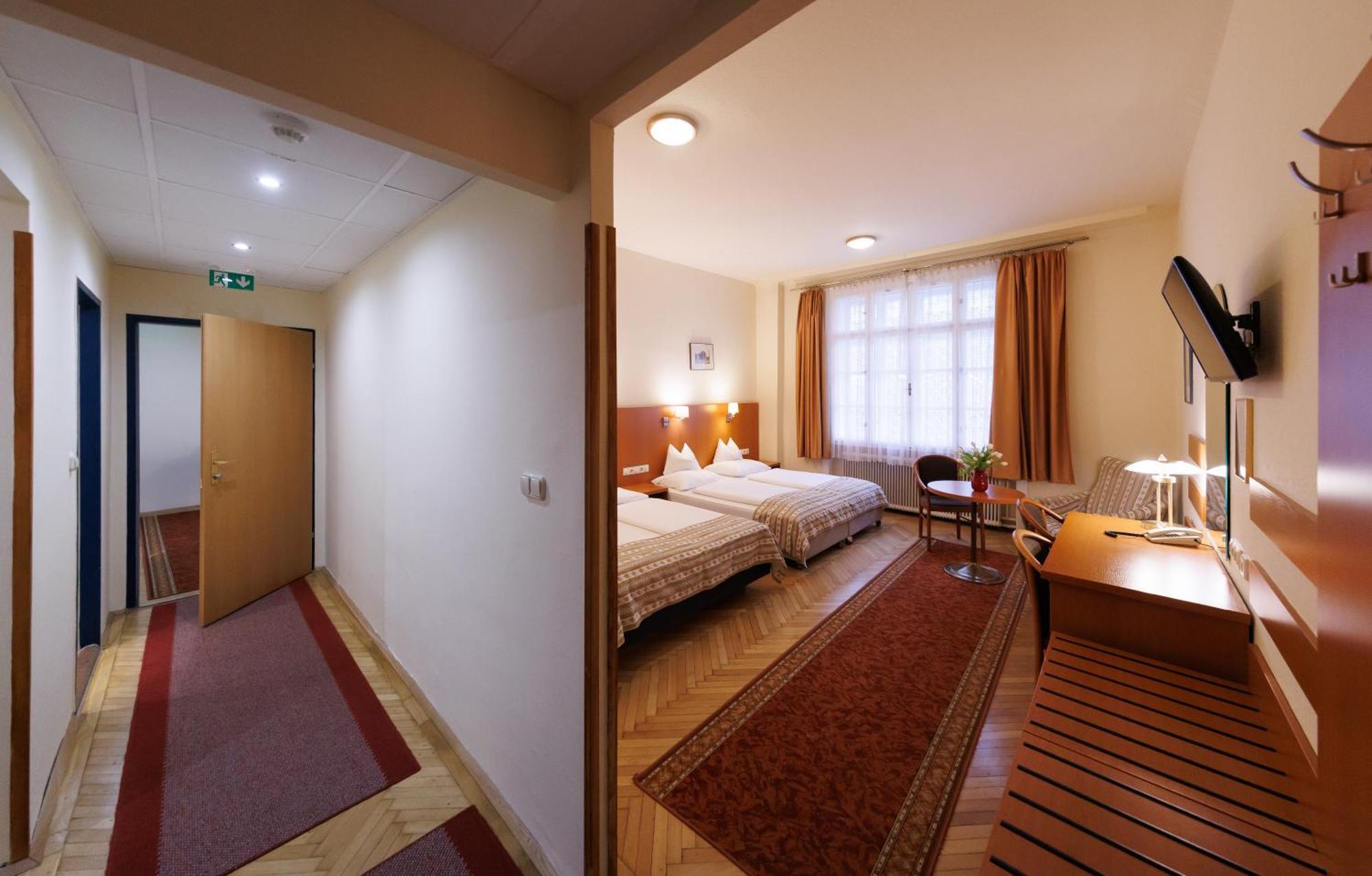 Continental Hotel-Pension Вена Экстерьер фото