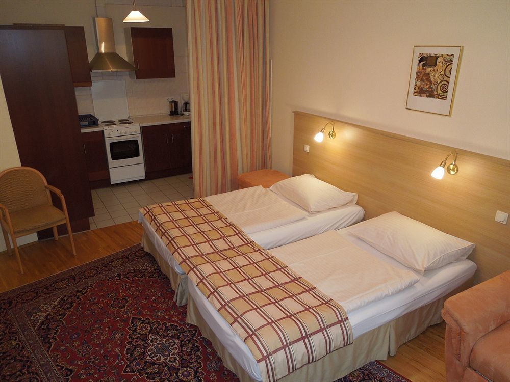 Continental Hotel-Pension Вена Экстерьер фото