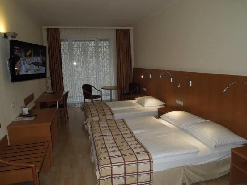 Continental Hotel-Pension Вена Экстерьер фото